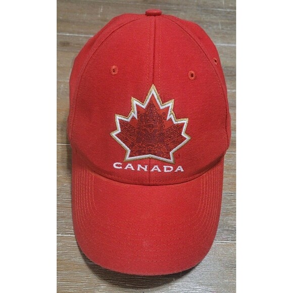 Vintage Nike Team Canada Hockey Fitted Hat Red L/XL Maple Leaf Logo On Back - Picture 1 of 6
